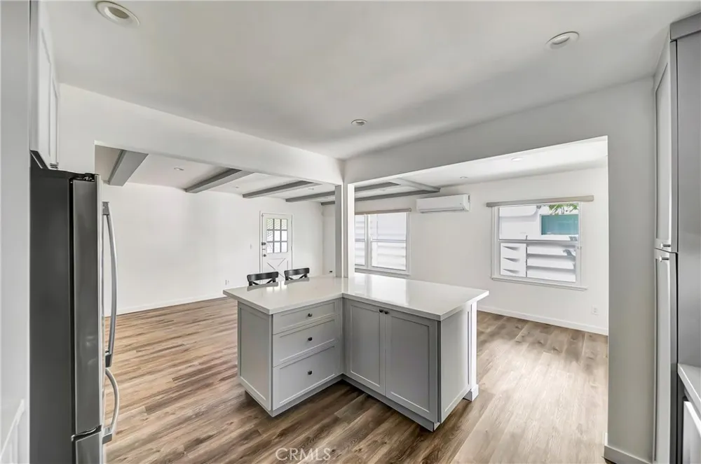 5840 Coldwater Canyon Ave #2 Valley Village, CA 91607