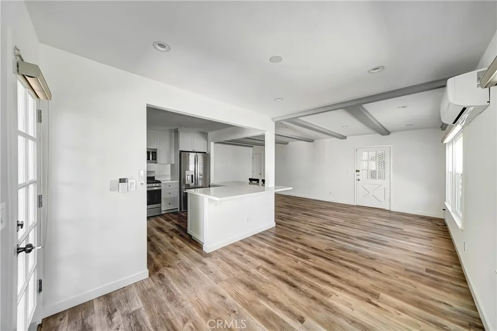 5840 Coldwater Canyon Ave #2 Valley Village, CA 91607