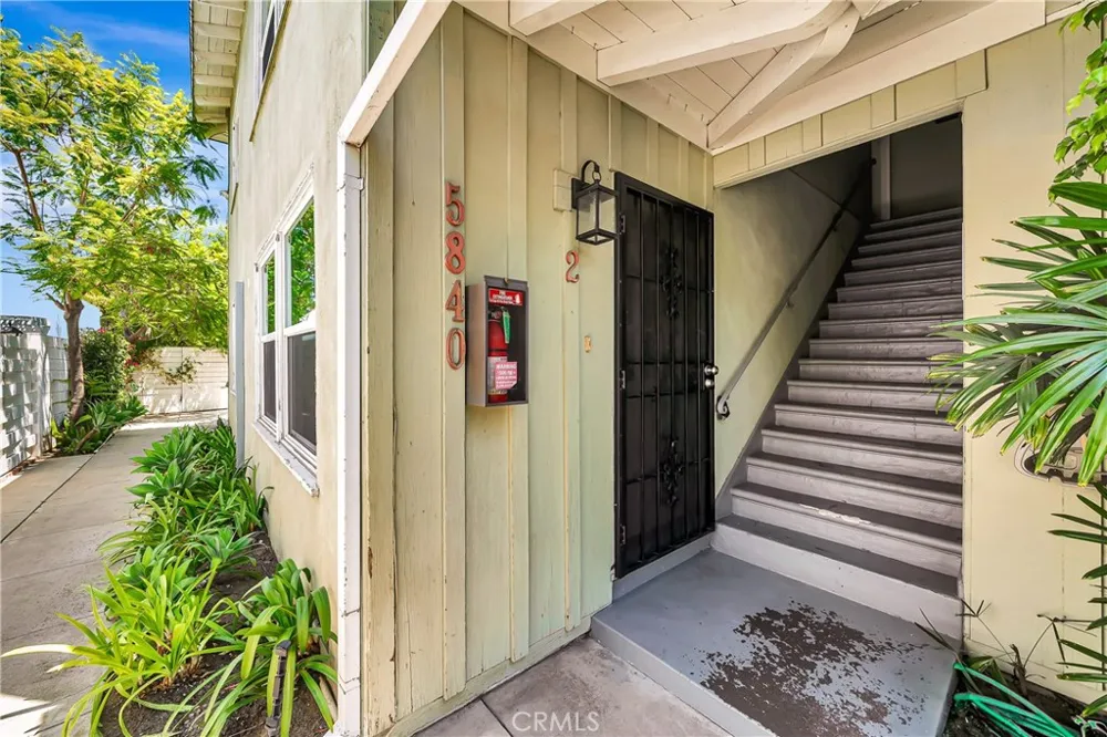 5840 Coldwater Canyon Ave #2 Valley Village, CA 91607