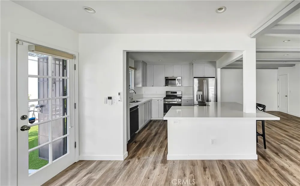 5840 Coldwater Canyon Ave #2 Valley Village, CA 91607