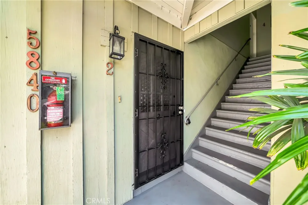 5840 Coldwater Canyon Ave #2 Valley Village, CA 91607