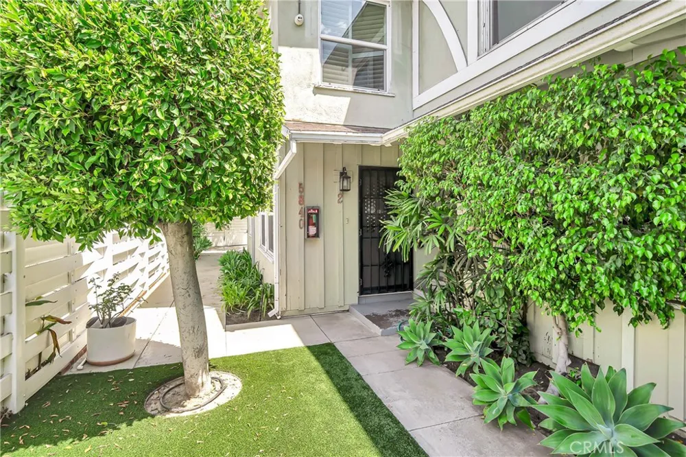 5840 Coldwater Canyon Ave #2 Valley Village, CA 91607