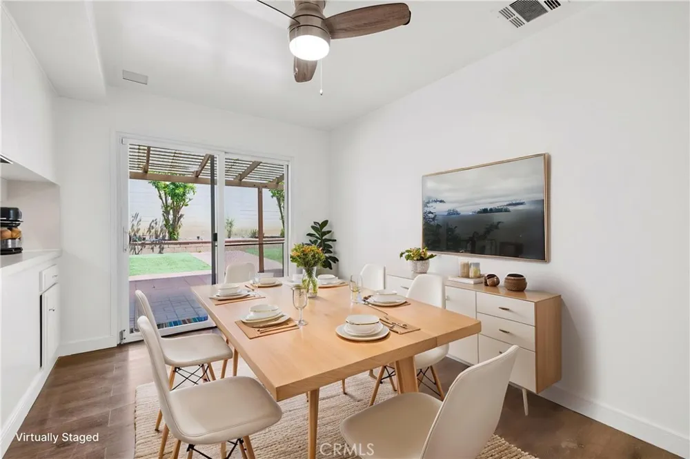 6741 Buffalo Avenue Valley Glen, CA 91401