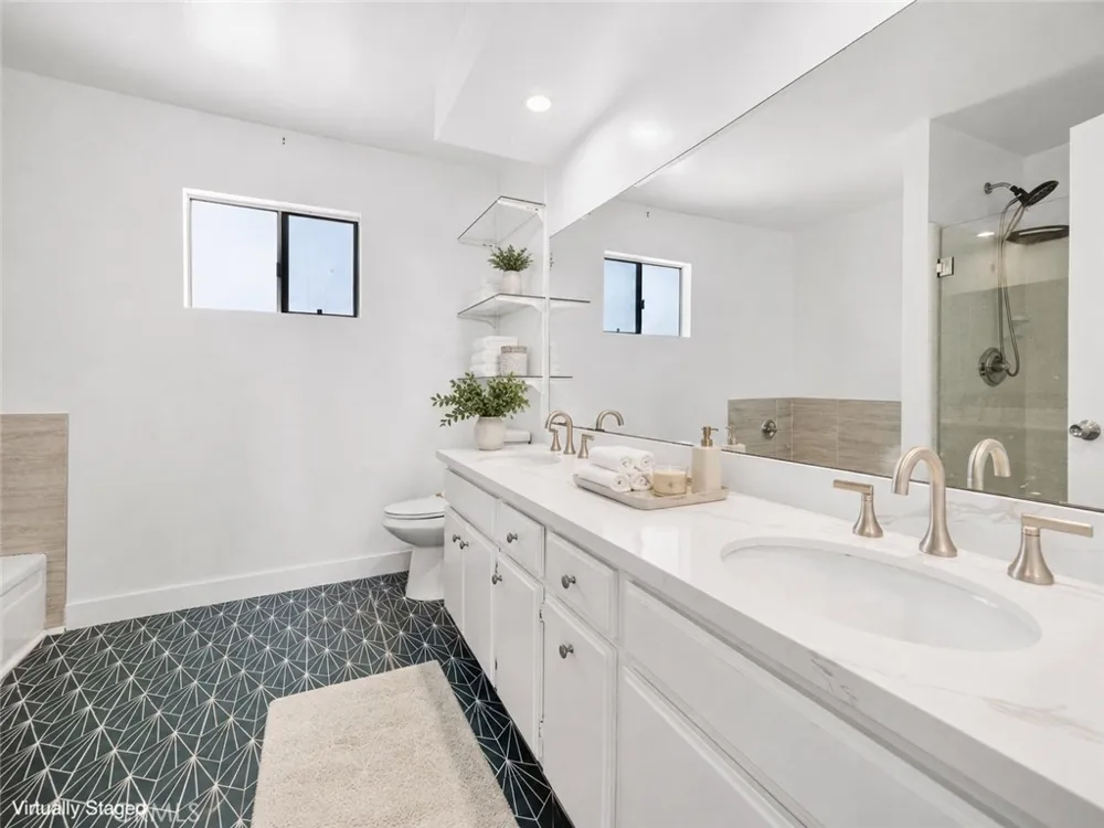 6741 Buffalo Avenue Valley Glen, CA 91401
