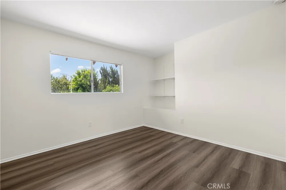 6741 Buffalo Avenue Valley Glen, CA 91401