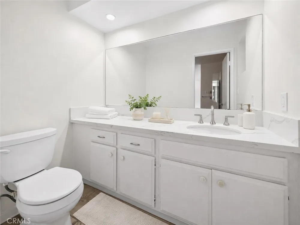 6741 Buffalo Avenue Valley Glen, CA 91401