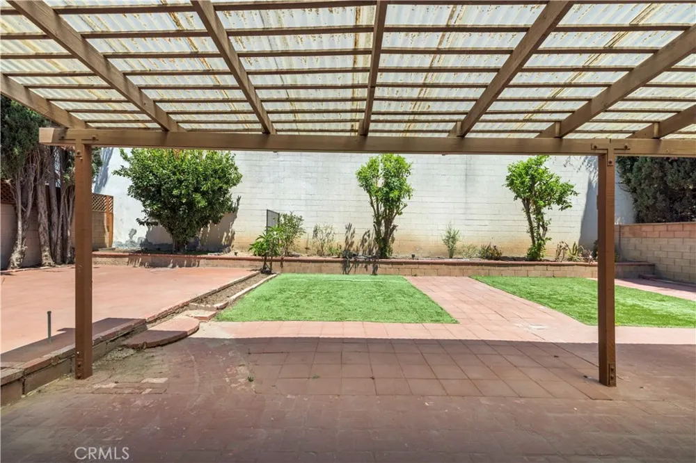 6741 Buffalo Avenue Valley Glen, CA 91401