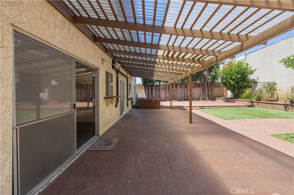 6741 Buffalo Avenue Valley Glen, CA 91401