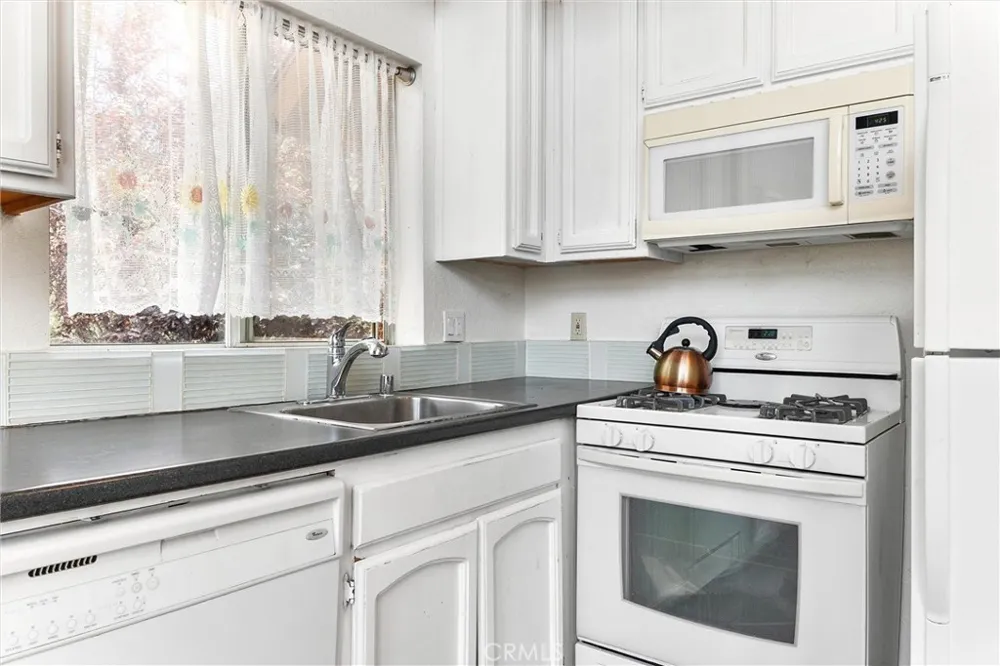 2513 Glacier Drive Frazier Park, CA 93225
