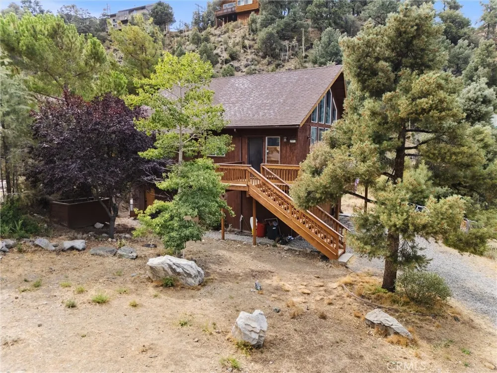 2513 Glacier Drive Frazier Park, CA 93225