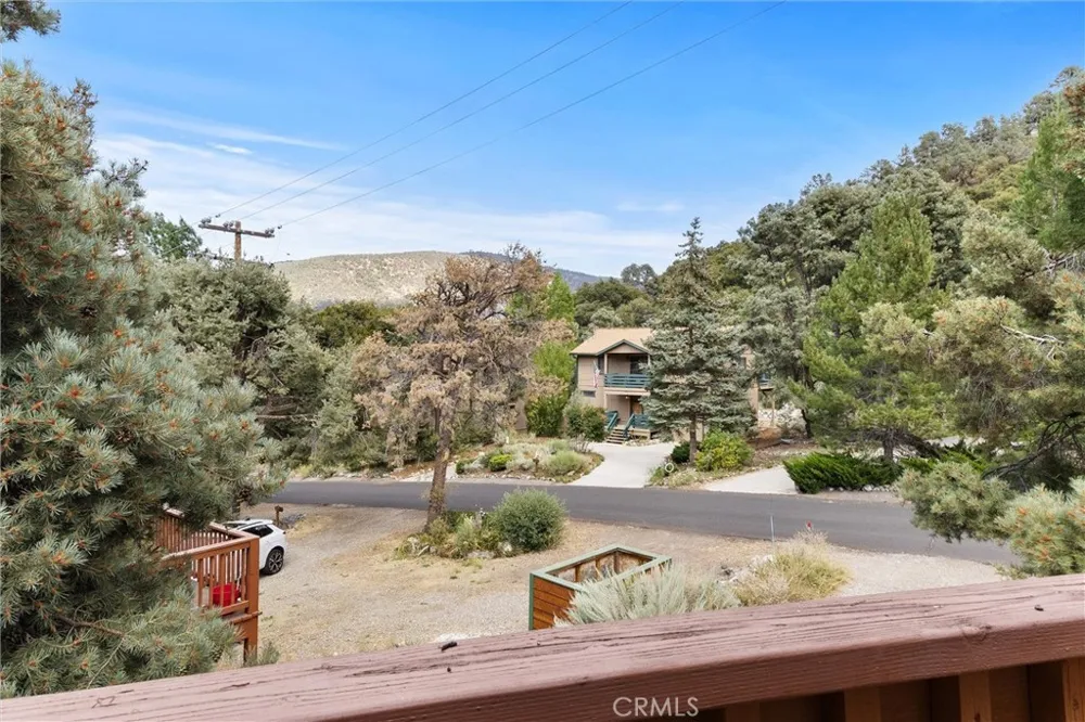 2513 Glacier Drive Frazier Park, CA 93225