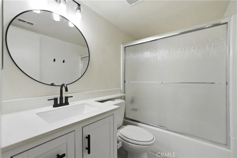 25039 Peachland Avenue #204 Newhall, CA 91321