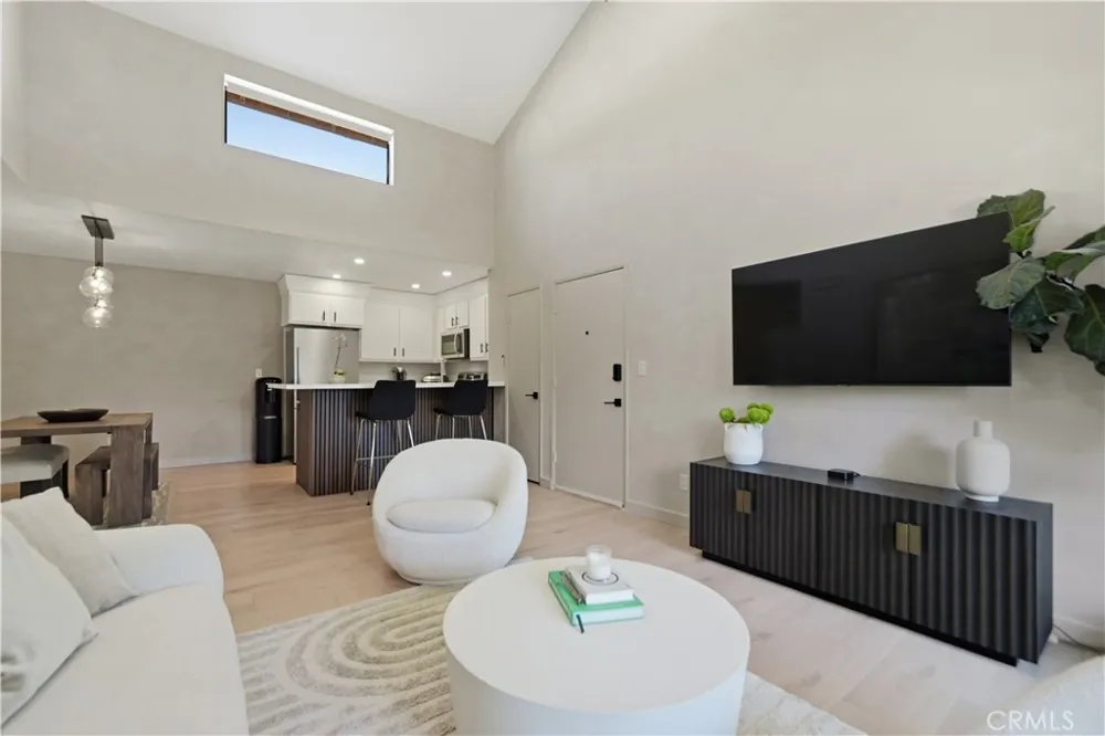 25039 Peachland Avenue #204 Newhall, CA 91321
