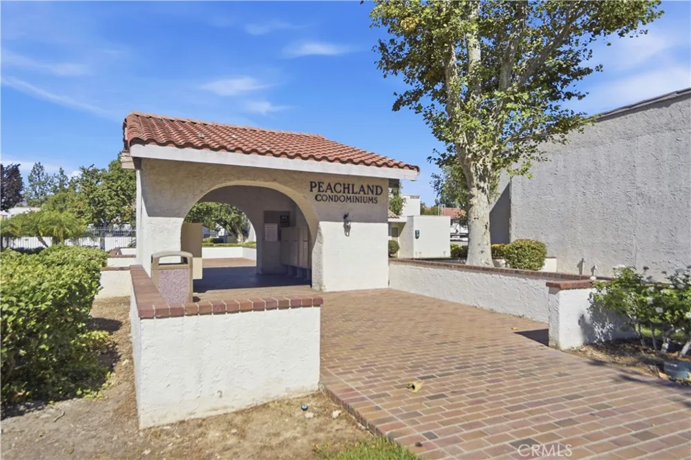 25039 Peachland Avenue #204 Newhall, CA 91321