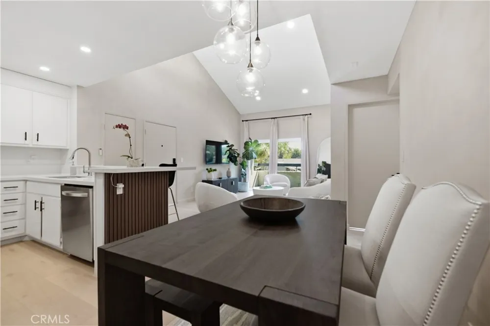 25039 Peachland Avenue #204 Newhall, CA 91321
