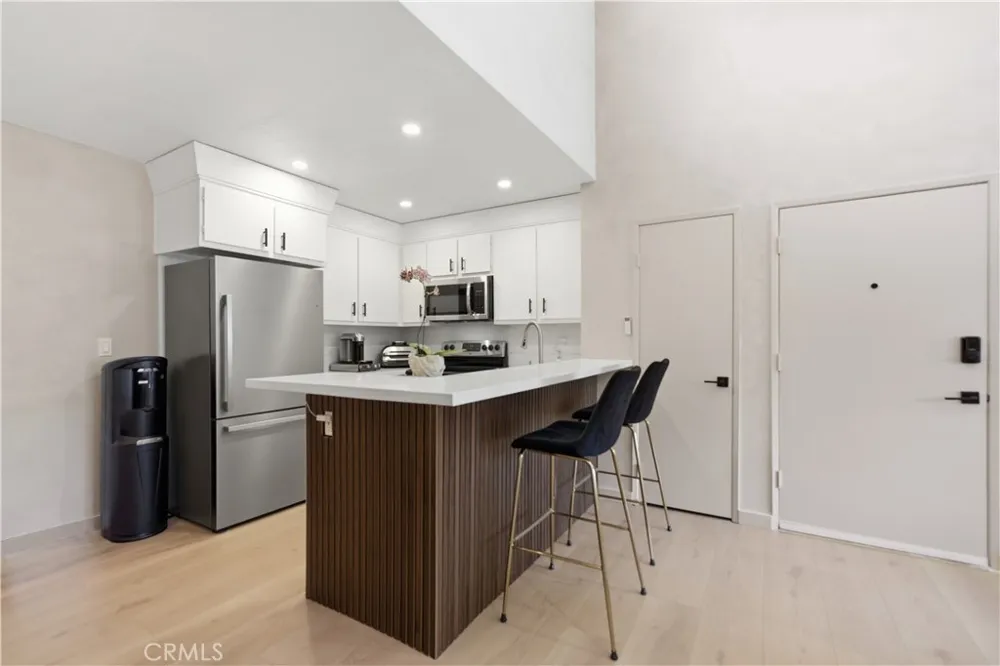 25039 Peachland Avenue #204 Newhall, CA 91321