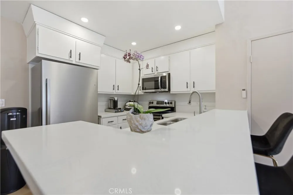 25039 Peachland Avenue #204 Newhall, CA 91321