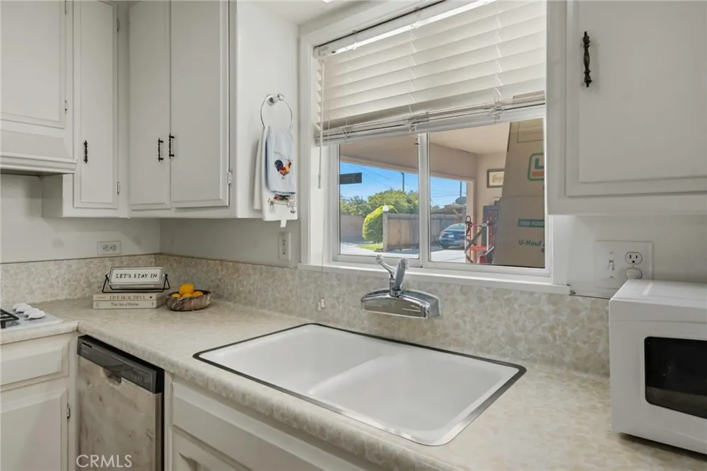 2813 Summit Circle Bakersfield, CA 93306