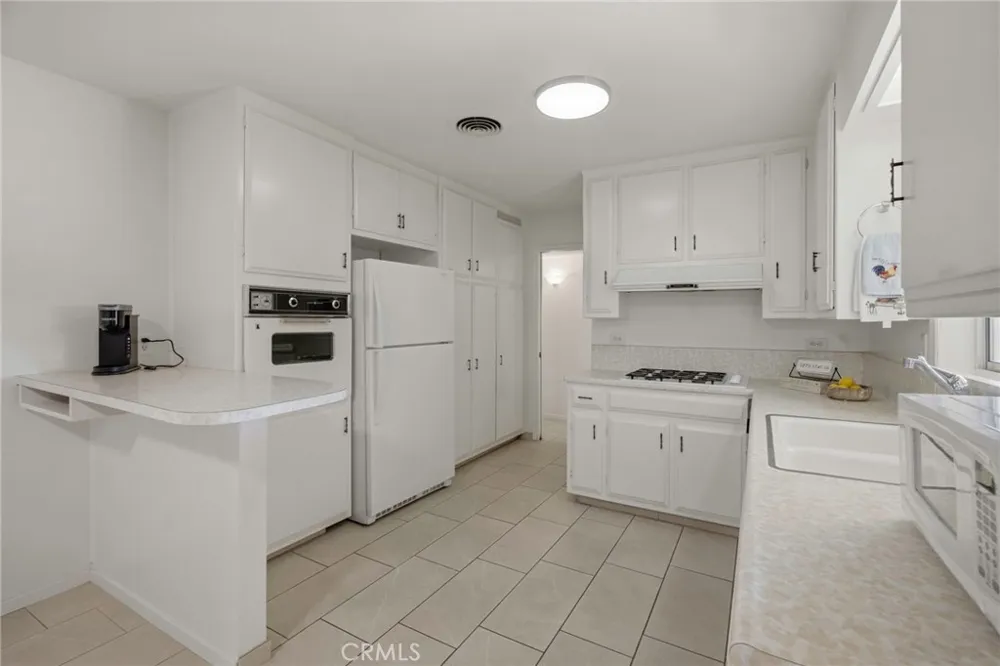 2813 Summit Circle Bakersfield, CA 93306