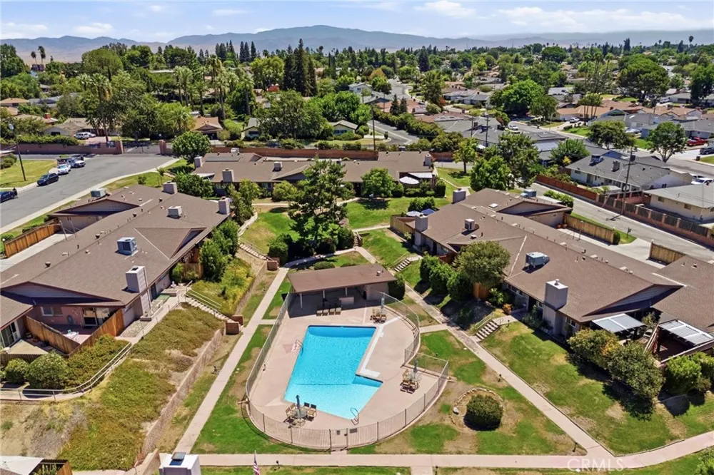 2813 Summit Circle Bakersfield, CA 93306