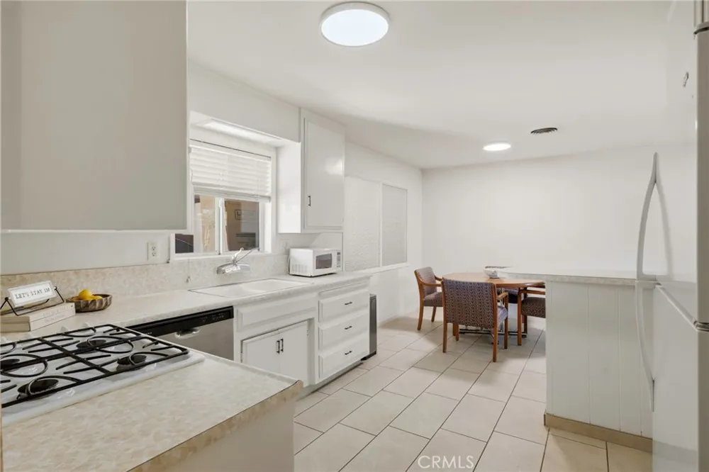 2813 Summit Circle Bakersfield, CA 93306