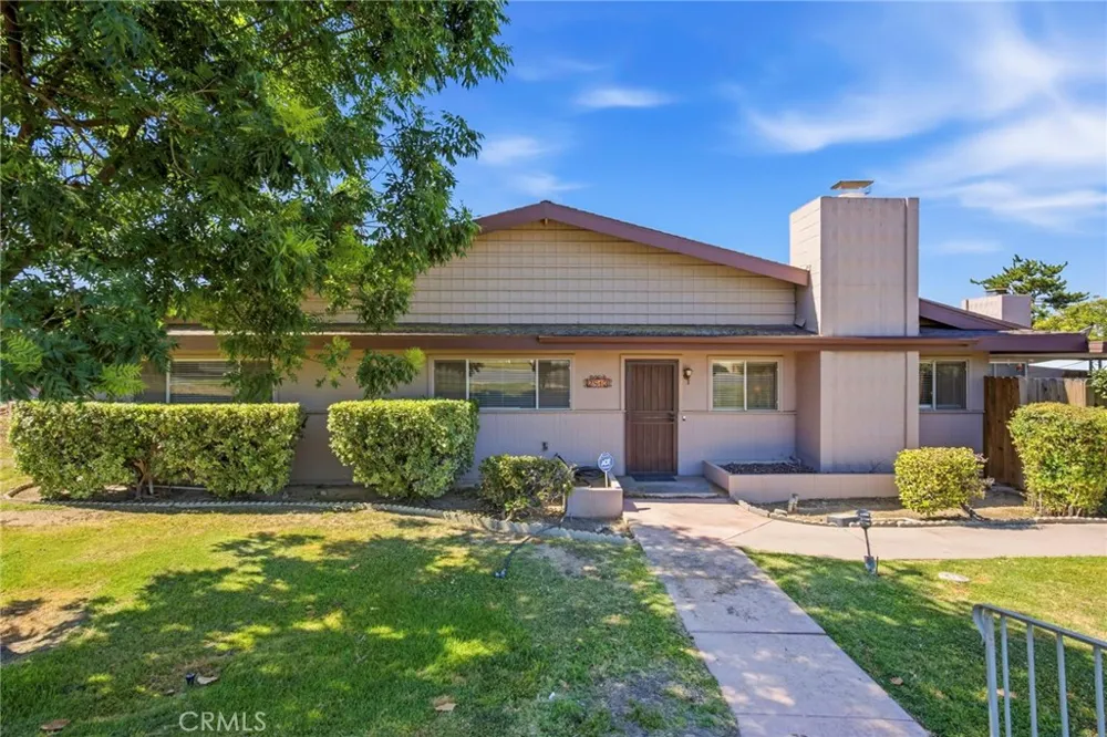 2813 Summit Circle Bakersfield, CA 93306