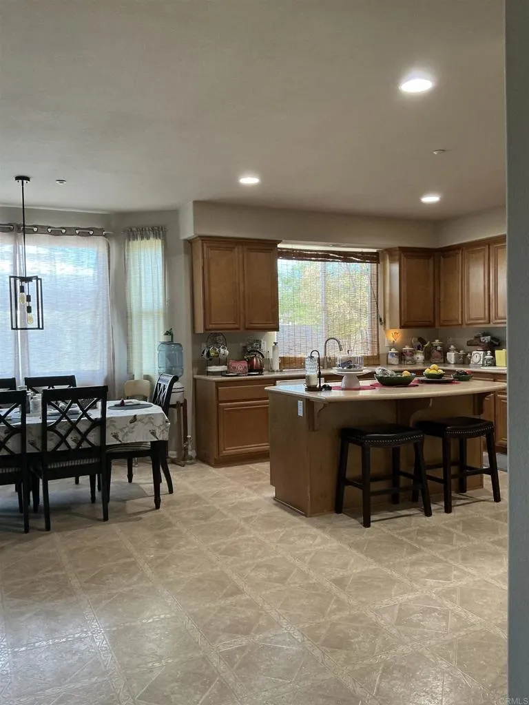 10328 Chase CreeK Lane Lakeside, CA 92040