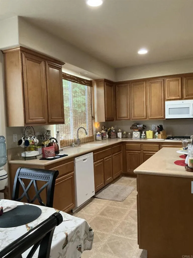 10328 Chase CreeK Lane Lakeside, CA 92040