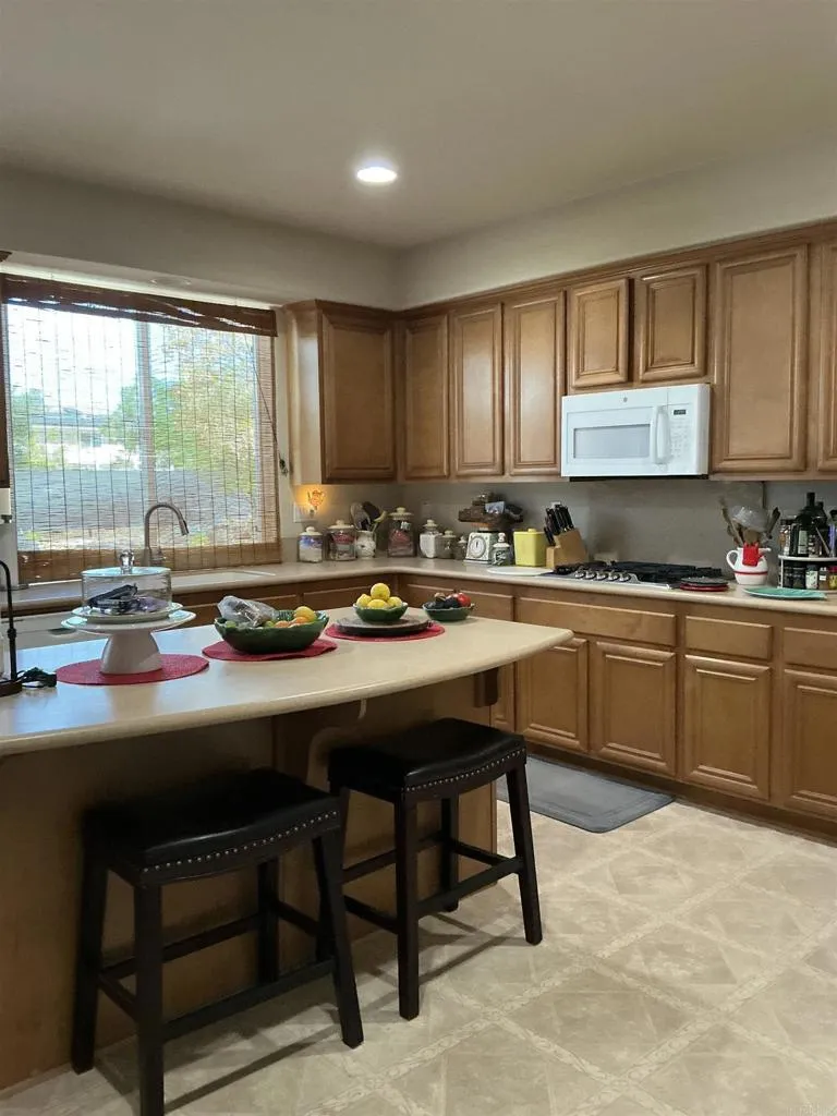 10328 Chase CreeK Lane Lakeside, CA 92040