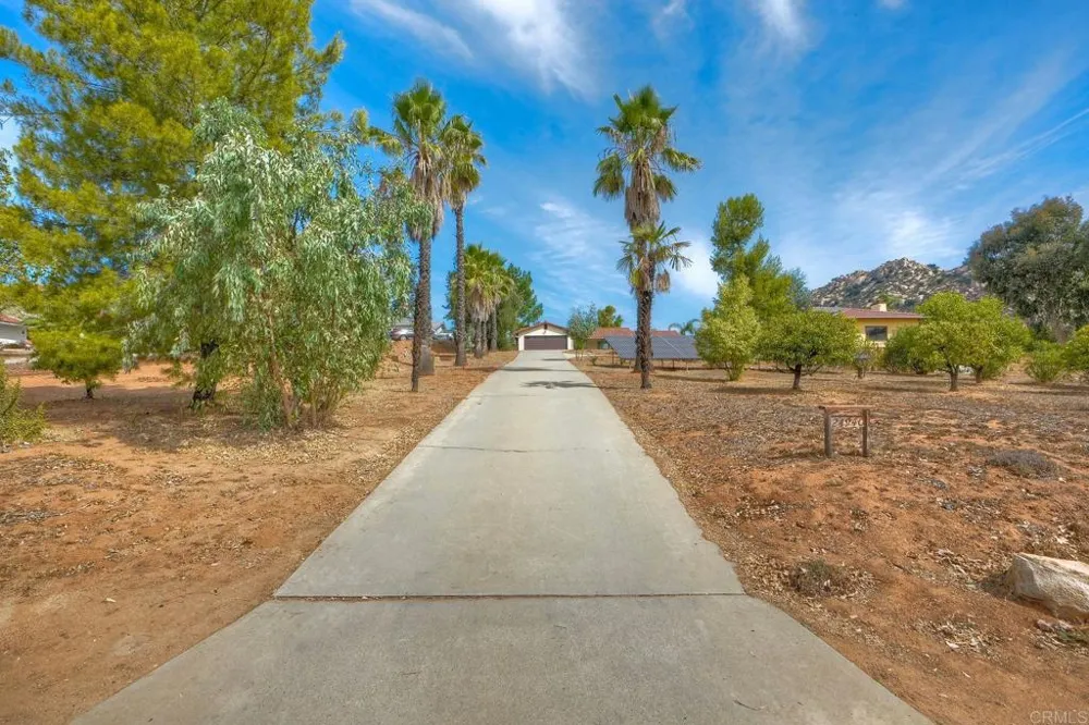 24940 Abalar Way Ramona, CA 92065