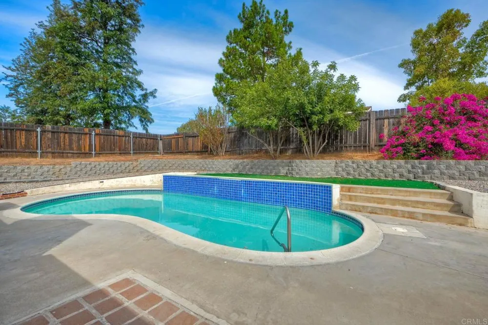 24940 Abalar Way Ramona, CA 92065