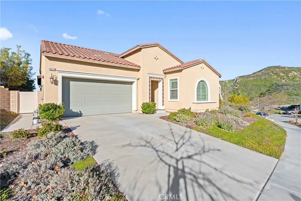 18619 Cedar Crest Drive Canyon Country, CA 91387