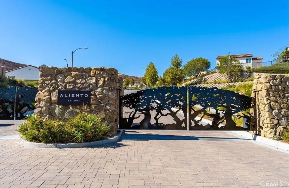 18619 Cedar Crest Drive Canyon Country, CA 91387