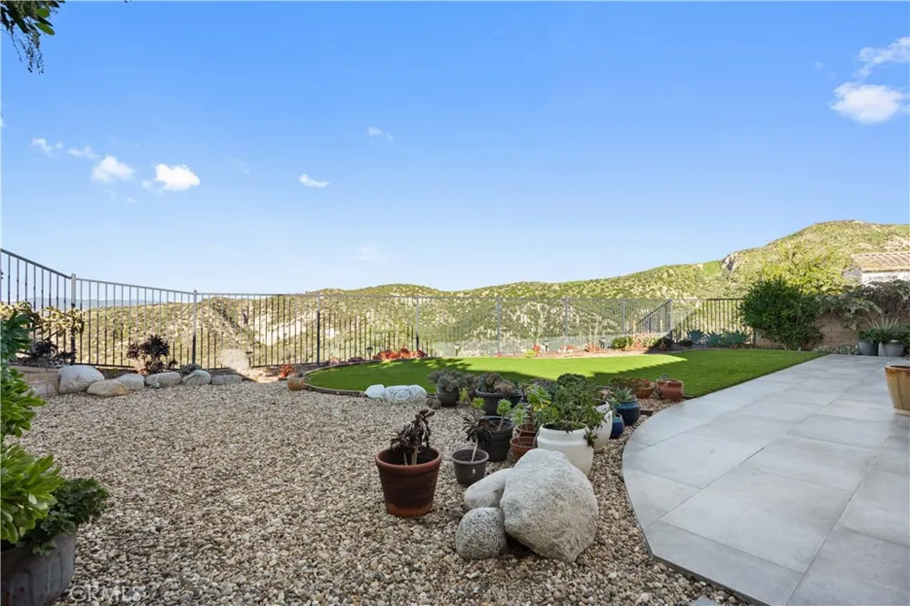 18619 Cedar Crest Drive Canyon Country, CA 91387