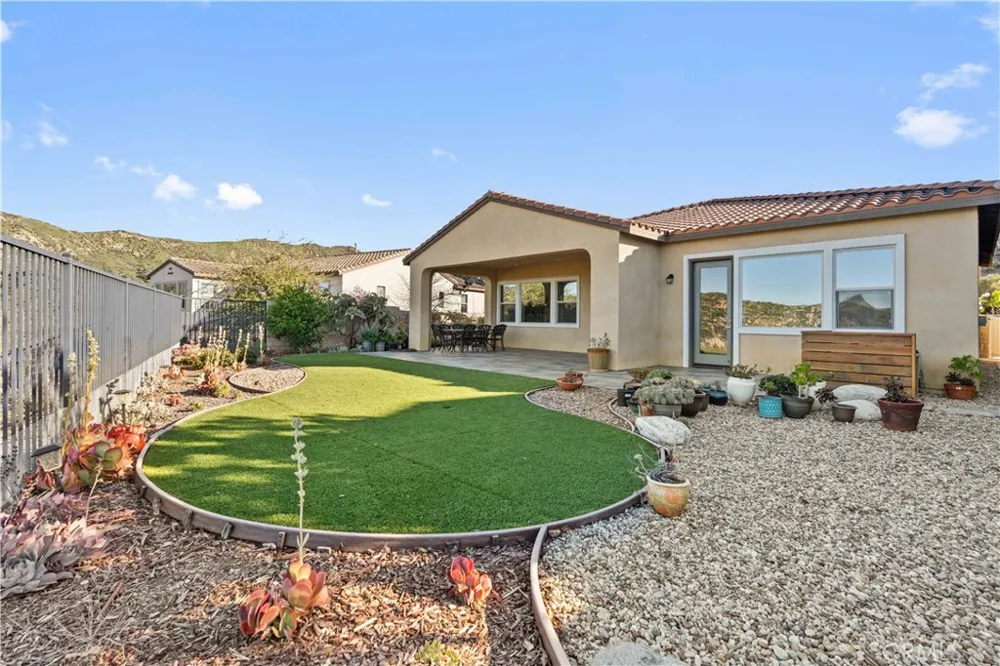 18619 Cedar Crest Drive Canyon Country, CA 91387