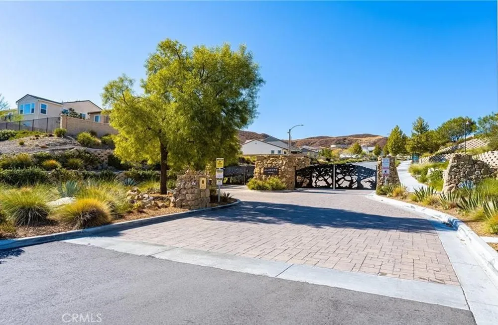 18619 Cedar Crest Drive Canyon Country, CA 91387