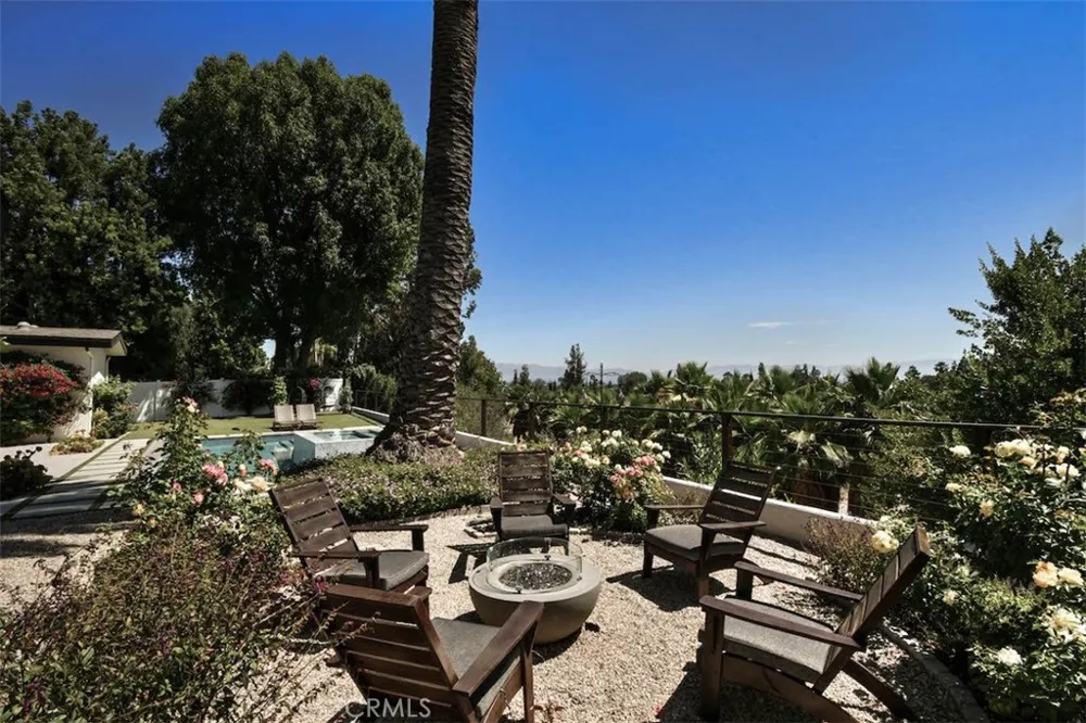 5124 Boda Place Woodland Hills, CA 91367