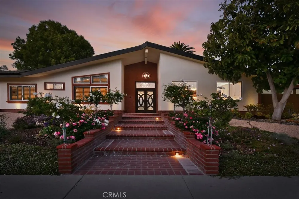 5124 Boda Place Woodland Hills, CA 91367