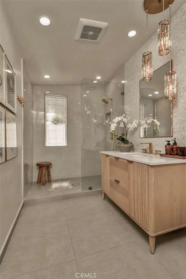 5124 Boda Place Woodland Hills, CA 91367