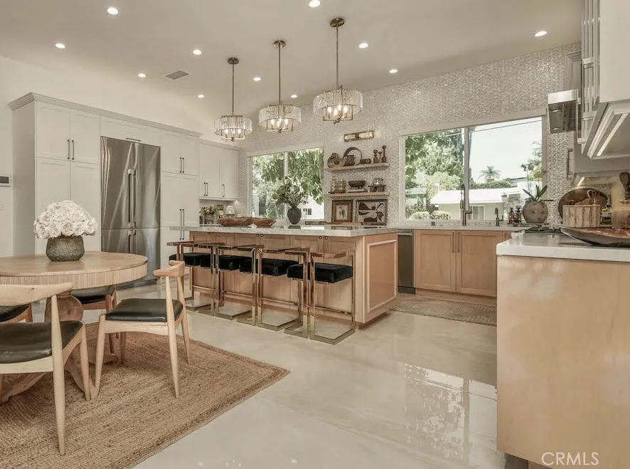 5124 Boda Place Woodland Hills, CA 91367