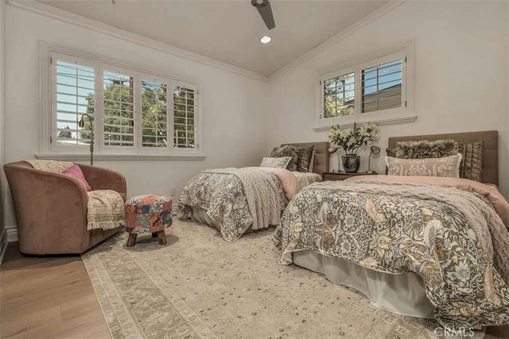 5124 Boda Place Woodland Hills, CA 91367