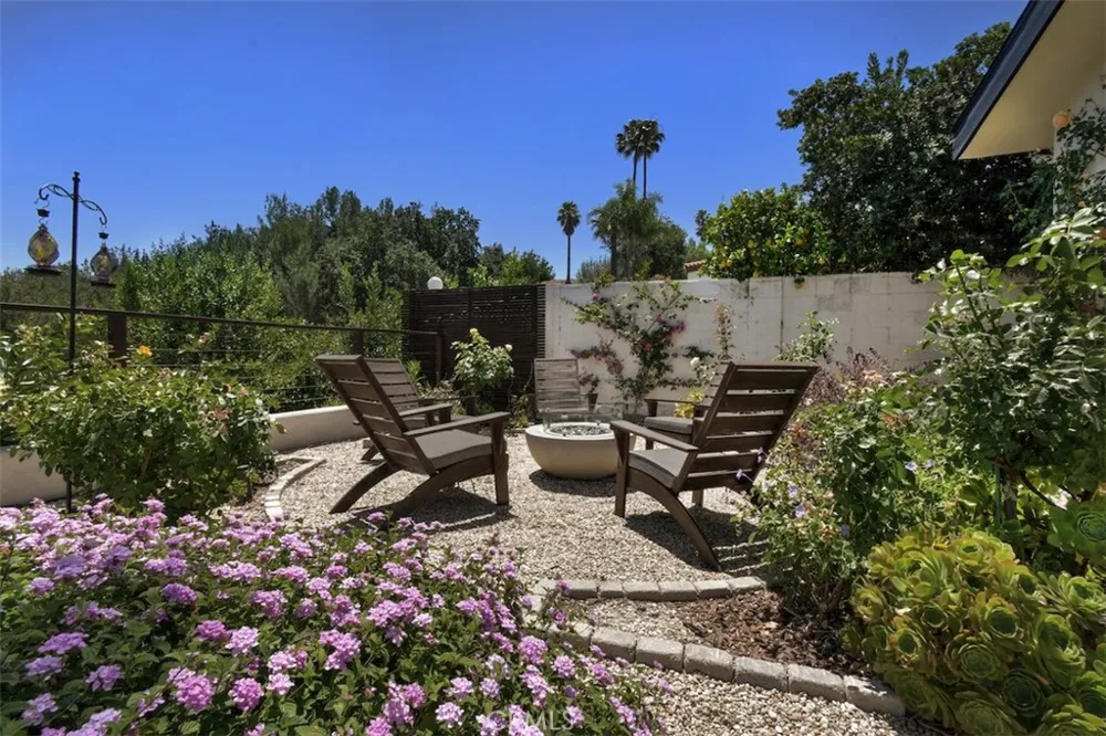 5124 Boda Place Woodland Hills, CA 91367