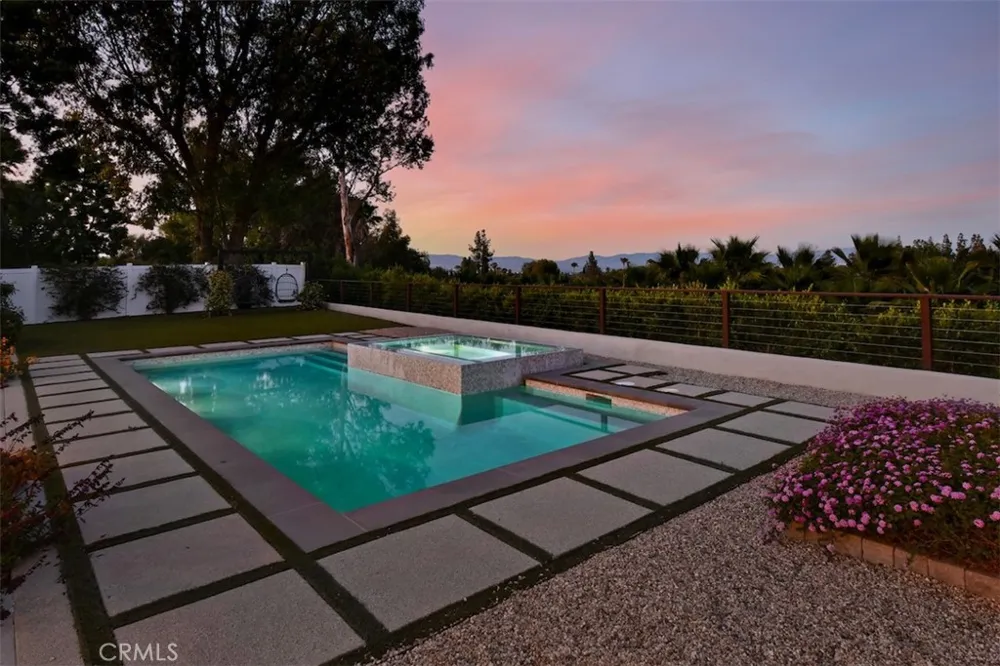 5124 Boda Place Woodland Hills, CA 91367