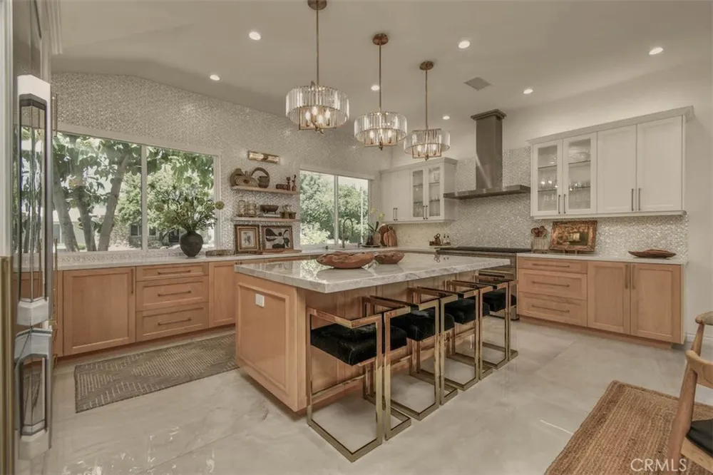5124 Boda Place Woodland Hills, CA 91367