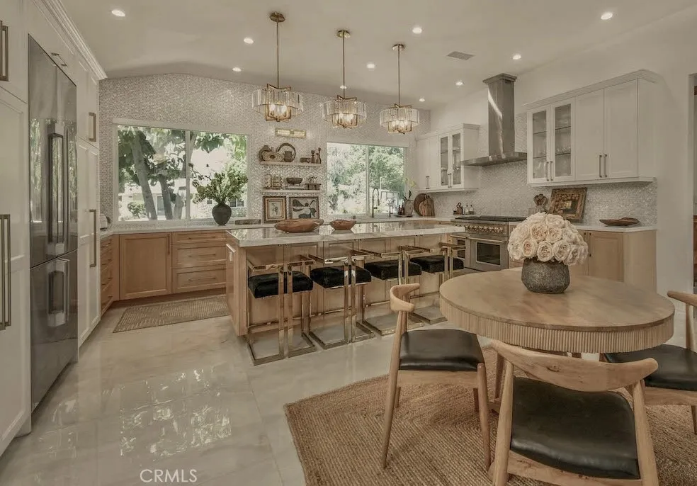 5124 Boda Place Woodland Hills, CA 91367
