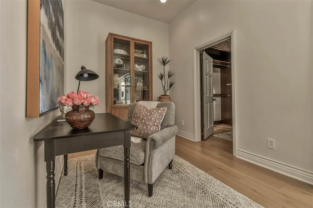 5124 Boda Place Woodland Hills, CA 91367