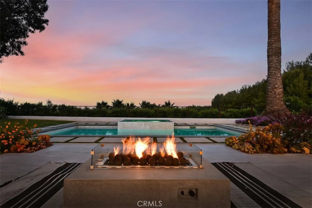 5124 Boda Place Woodland Hills, CA 91367