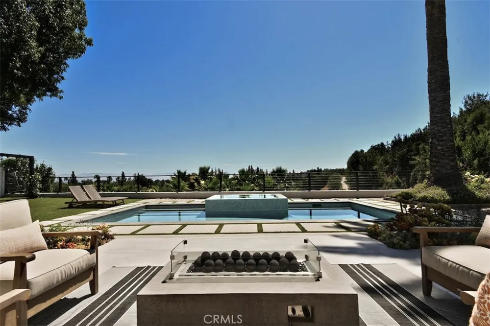 5124 Boda Place Woodland Hills, CA 91367