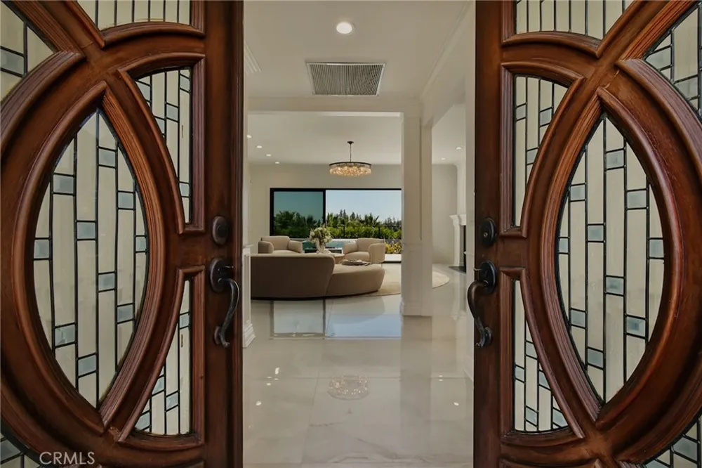 5124 Boda Place Woodland Hills, CA 91367