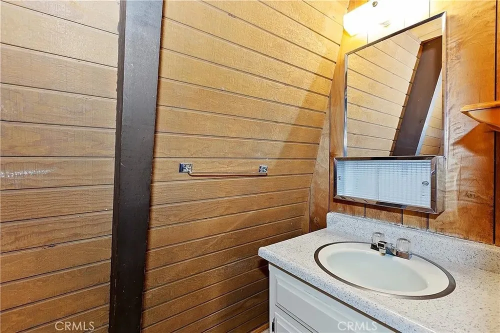 1625 Virginia Wrightwood, CA 92379